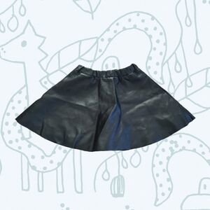 🌈 3 for $25 H&M faux leather skirt for girls 5-6yrs old